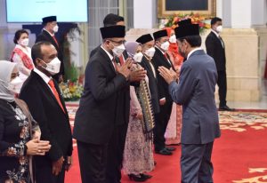 Presiden Lantik Anggota KPU dan Bawaslu Periode 2022-2027