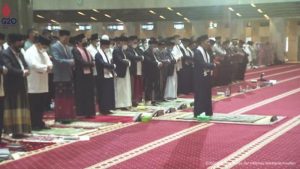 Diapit Prabowo dan Imam Besar, Presiden Jokowi Shalat Idhul Adha 1443 H di Istiqlal