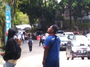 Gedung Pemkot Cimahi Bergoyang, KARYAWAN PANIK BERHAMBURAN