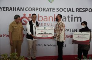 Pelaku UMKM Kabupaten Kediri Terima Bantuan CSR Bank Jatim Peduli