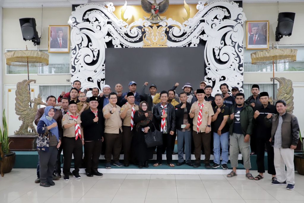 Bupati Bandung H M Dadang Supriatna bertemu dengan forum/komunitas petani Pacira