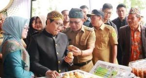 Bupati Bandung Lepas Ekspor Perdana Hasil Tani ke Singapura
