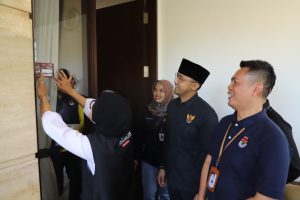 Persiapan Pemilu 2024, KPU KBB Lakukan Coklit ke Kediaman Bupati Hengki Kurniawan