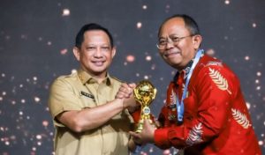 Pemkot Cimahi Raih Universal Health Coverage (UHC) Award 2023