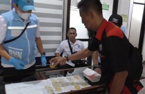 Ciptakan Mudik Aman dan Nyaman, Polres Sumedang dan BNN Adakan Tes Urin bagi Awak Angkutan Umum