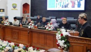 Gubernur dan Wagub Jabar Hadiri Sidang Paripurna Memperingati Hari jadi ke-445 Sumedang