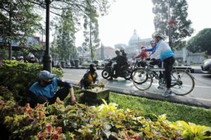 Pemkot Bandung Ajak Warga Pelihara Taman dan Fasilitas Publik