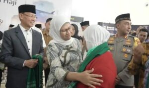 Bupati Nina Agustina Antar Penerbangan Calhaj Kloter Pertama di BIJB Menuju Tanah Suci Mekkah