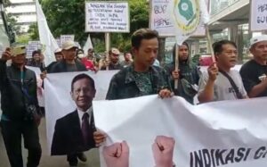 P4KBB Gelar Aksi di Gedung KPK, Minta Hengki Kurniawan Diperiksa