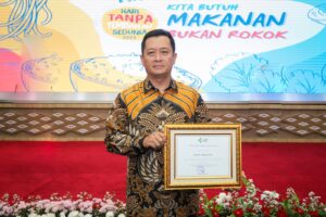 Kota Bandung Raih Penghargaan Kawasan Tanpa Rokok dari Kemenkes