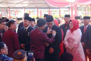 Gubernur Ridwan Kamil Raih Penghargaan Satyalencana Wira Karya