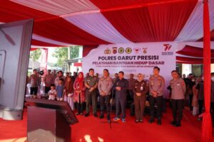 Peringati Hari Bhayangkara Ke-77, Polres Garut Gelar Sunatan Massal Di Mobil Baracuda