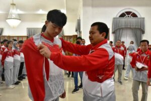 Bupati Dony Ahmad Munir Melepas Kontingen POPDA Sumedang