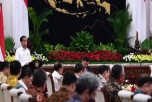 Presiden Jokowi Ingatkan Jajaran Tetap Waspada Terhadap Potensi Krisis