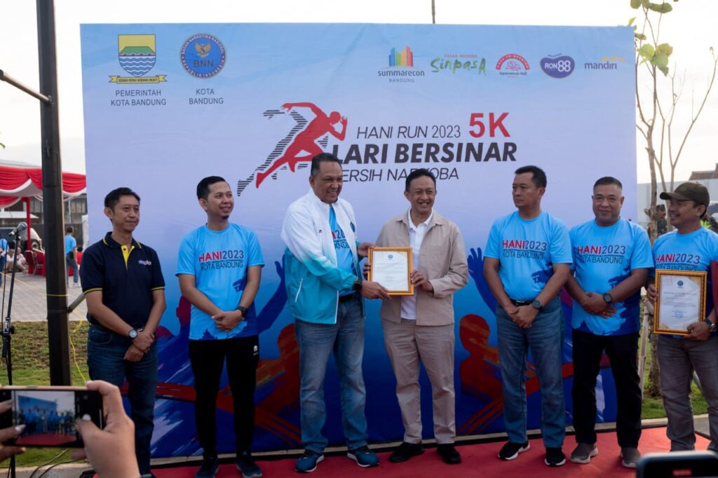 Raih 420 Medali Kontingen Jabar Juara Umum FORNAS VII 2023