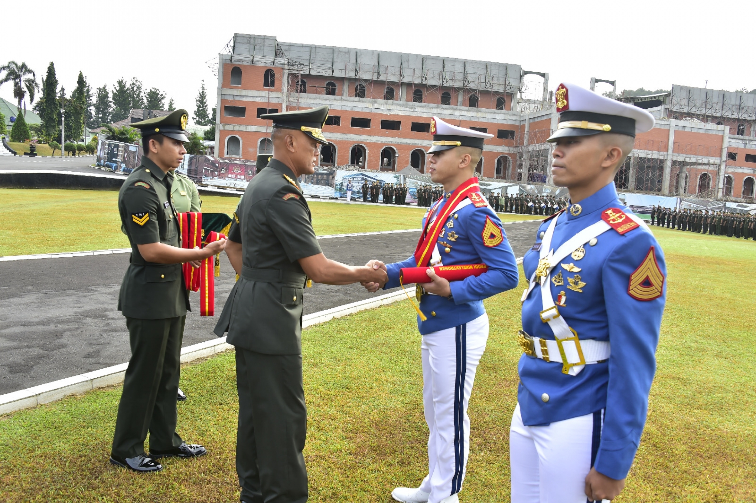 Gubernur Akademi Militer