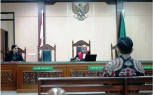 Dua Pengedar dan Penimbun Minuman Beralkohol Divonis Hakim