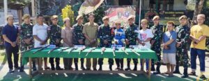 Satgas Yonarmed 5/Pancagiri Terima Belasan Pucuk Senjata Api Rakitan dan Amunisi dari Warga Kampung Noha Tivab