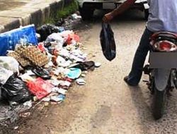 Buang Sampah Sembarangan? Silakan Laporkan ke Sini