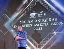 Malam Anugerah ASN Berprestasi, Pj Wali Kota Bandung: Mari Berikan Manfaat Positif untuk Masyarakat