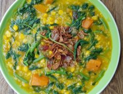 Langkah-langkah Cara Membuat Bubur Manado yang Sangat Mudah