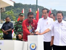 Presiden Jokowi Resmikan Kampung Nelayan Modern di Biak Numfor 