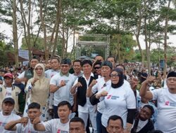 Disumbang Koin oleh Ribuan Relawan Bedas, Dadang Supriatna Tak Kuasa Menahan Haru