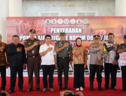 Pertahankan Indramayu sebagai Lumbung Pangan Nasional, Bupati Nina Agustina Serahkan Bantuan ALSINTAN pada Kelompok Tani