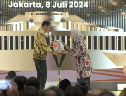 Presiden Joko Widodo Terima Laporan Hasil Pemeriksaan atas Laporan Keuangan Pemerintah Pusat (LHP LKPP) Tahun Anggaran 2023