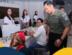 Enam Tahun Berharap, Pasutri Lansia Asal Balikpapan Terima Sertipikat Tanah Elektronik dari Menteri AHY