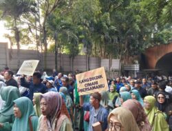 Ribuan Warga Cimahi Iringi Sekda Dikdik S. Nugrahawan Tinggalkan Kantor Pemkot