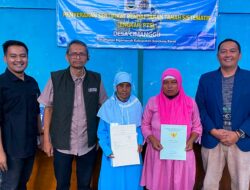 Kembali Wujudkan Komitmen, Kantah KBB Serahkan 238 Sertipikat Tanah Hasil Program PTSL kepada Warga Desa Cimanggu