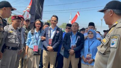 Daftar ke KPU, Ngatiyana-Adhitia Diantar Massa Pendukung dan Artis Preman Pensiun