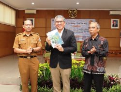 Pemkot Cimahi Kenalkan Keunikan Kampung Adat Cireundeu lewat Buku Sejarah Cireundeu