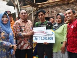Pemda Bantu Korban Bencana Hidrometeorologi di Cipameungpeuk dan Regol Wetan