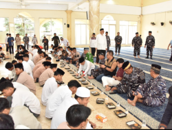 Koarmada RI Gelar Baksos, Bakkes, dan Makan Bergizi di Pesantren Al Fatah