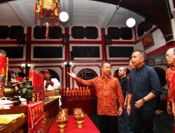 Perayaan Imlek 2576, Bey Machmudin Tinjau Vihara di Kota Bandung