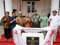 Bupati Nina Agustina Resmikan Gedung Duwur Sebagai Bangunan Cagar Budaya
