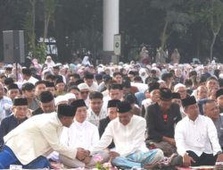 Gubernur Dedi Mulyadi Salat Idulfitri Bersama Ribuan Warga di Bandung