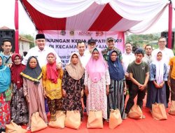 Bupati Bogor Rudy Susmanto Serahkan Sertifikat Hunian Tetap untuk Warga Terdampak Bencana