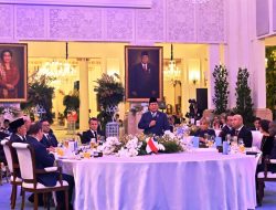 Seskab Teddy Tegaskan Tidak Ada Minuman Beralkohol dalam Jamuan Presiden Macron di Jakarta