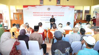 Jadi Bekal Masa Depan Keluarga, Menteri Nusron Ajak Warga Parangtritis Manfaatkan Tanah yang Telah Disertipikatkan