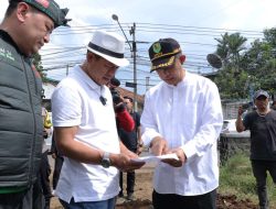 Program Pentahelix: Bupati Kang DS Turun Langsung ke Lapangan Tangani Banjir di Majalaya
