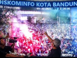 Pesta Persib Juara Ribuan Bobotoh Tumpah ke Jalan,  Farhan: Situasi Kota Bandung Aman