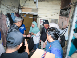 Respon cepat Farhan Tinjau Rumah Ambruk di Pasirluyu
