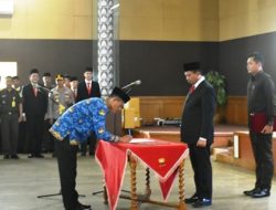 Bupati Dony Lantik 326 PPPK Kabupaten Sumedang