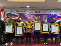 Puluhan Tokoh Nasional Raih Anugerah Sahabat Pers dan Pin Emas Dalam Konvensi Nasional SMSI